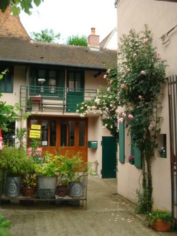 Saint Sauveur Bed & Breakfast Herisson Exterior photo